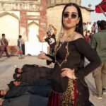 Humaima Malick Instagram - Sorry how many CR you said 👊 we here to make history #darokaswag @ammarahikmat @maulajattofficial