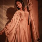 Indhuja Ravichandran Instagram - Stay Gold ✨ Wardrobe - @rehanabasheerofficial 🤌 Hair @rakmakeupartistry