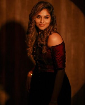 Indhuja Ravichandran Instagram - The time is always right to do what is right ❤️‍🔥💃🏻 
.
.
.
Wardrobe -  @rehanabasheerofficial ❤️
Hair - @rakmakeupartistry