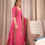 Indhuja Ravichandran Instagram - Twirls & Smiles 💞 #novemberstory . . . Outfit - @rehanabasheerofficial Jewellery - @kalyanjewellers_official Hair - @mua_vijisharath