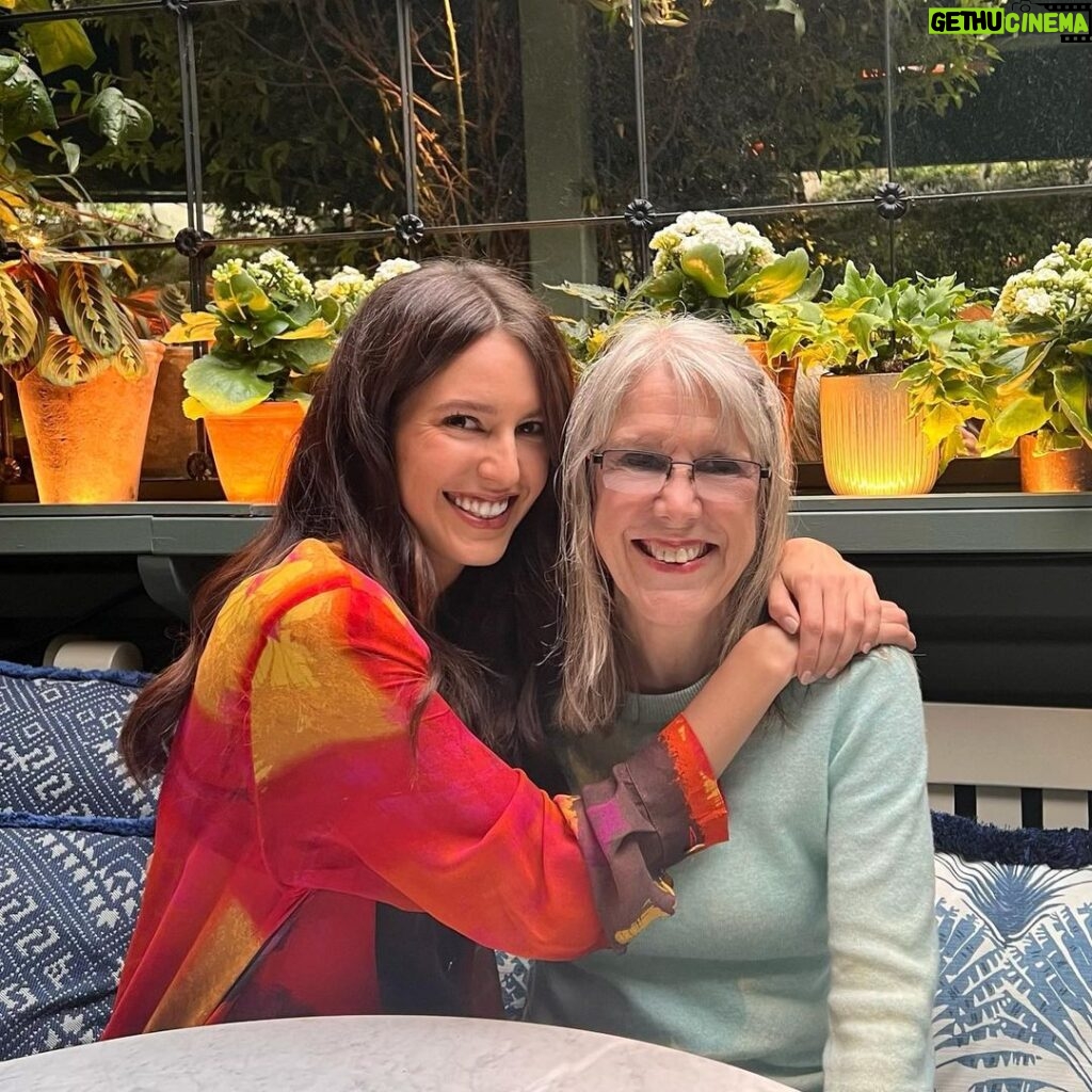 Isabelle Kaif Instagram - Happiest of Birthday Mama❣️Here’s to the baddest Matriarch around❣️Love you to the moon and back❣️ ★ Happy Birthday to You ★