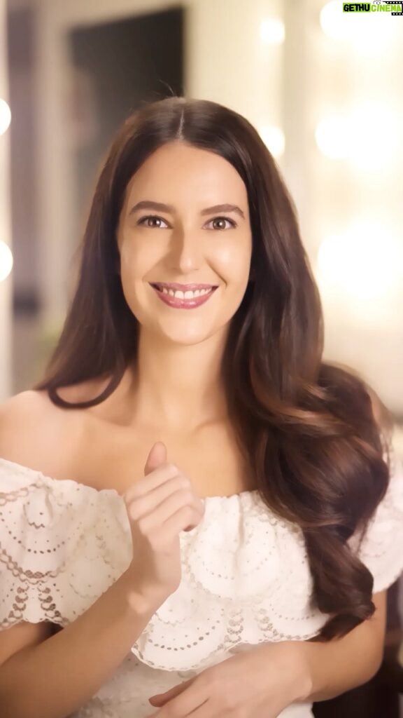 Isabelle Kaif Instagram - As you grow up, the Hyaluronic Acid production in the body starts to decline leading to loss of moisture which can make the skin loose it’s glow. But don’t worry, I’ve got the one stop solution for you with @lorealparis Hyaluronic Acid Serum. This HA Serum is the No.1 serum in the world which penetrates deep into the skin to hydrate and give you youthful looking skin. Try it today! #Collab #PowerOfHA L'Oréal Paris