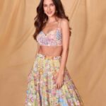 Isabelle Kaif Instagram - Happy Diwali 💕 Styling @tanghavri @nidhijeswani Outfit @rahulmishra_7 Earrings & Kada @gehnajewellers1 Rings @blingsutra Photogrpher @akshay_26 Makeup @sakbagasramua