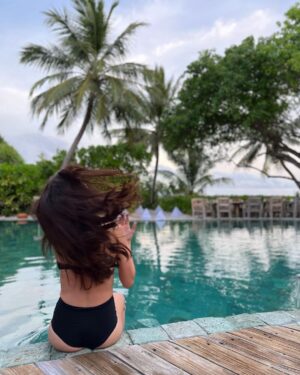Isabelle Kaif Instagram - gonna mentally be here for awhile 🏝🌅⛵️🌊🦈