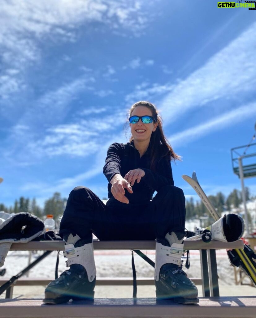 Isabelle Kaif Instagram - ⛷⛷⛷ First Time