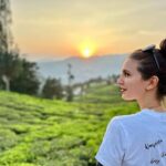 Isabelle Kaif Instagram - 1)🫶🏼 2)🐆 3)⛰️ 4)🌺 5)🍂 6)🤤 7)🌅 #photodump Random Adventures