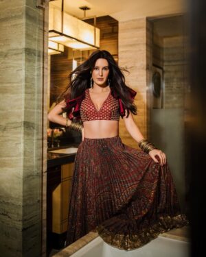Isabelle Kaif Instagram - In Love with this @ri_ritukumar Lehenga ❣️♥️❣️
.
.
.
#RiRitukumarss21 #WomanOfRI #riritukumar #RiRituKumar
