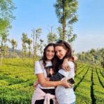 Isabelle Kaif Instagram - Happiest of Birthdays to one of the loveliest people I know, @karishmakohli❣️So lucky to call you a friend❣️ Love you to Neptune and back❣️Here’s to another 36 years of adventures❣️ Celebrating a Queens Birthday