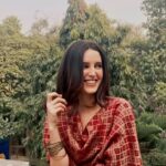 Isabelle Kaif Instagram - Hi from Noor 🤗🌲🌺 #onset Delhi, India