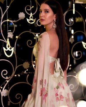 Isabelle Kaif Instagram - Happy Diwali! Sending Love and Light to you all! 💞 🪔