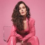 Isabelle Kaif Instagram - cause pink’s an attitude 📸: @trishasarang 💄 : @anumariyajose 💇🏻‍♀️ : @sajzdot 👗 : @twofoldstyles 👗 : @savlamba @ascend.rohank 💍: @blingsutra @ascend.rohank Pink Wasabi