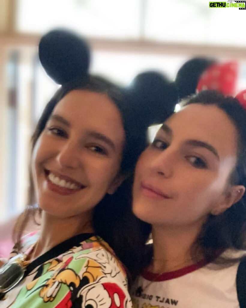 Isabelle Kaif Instagram - 🏰 @disneyland 🏰 @nicolesaraglass The Happiest Place Place On Earth