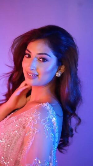 Isha Sharma Instagram - Do you think I look good in saree??
Thank you to the beautiful hardworking persons behind this shoot.

Photographer: @capturing_master
Makeup: @getglammedbyrav
Hair: @komalhairstylest
Outfit: @frontierphagwara
Location: @capturing_master_studios
Team: @insyncdigitals
@arushilangeh10 .
Jewels: @vishaljewelsftb