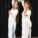 Isha Sharma Instagram - From two left feet dancer to dancing like your choreographer @nickita_92 .. koi si …… VC Beautifully done : @piyushgautam_ Dc : @nickita_92 Singer : @itsafsanakhan Lyrics : @nirmaan01 directed by : @amitprasher produced by: @markoroshan @yellowskyfilm @musicenzo @itsafsanakhan @nirmaan01