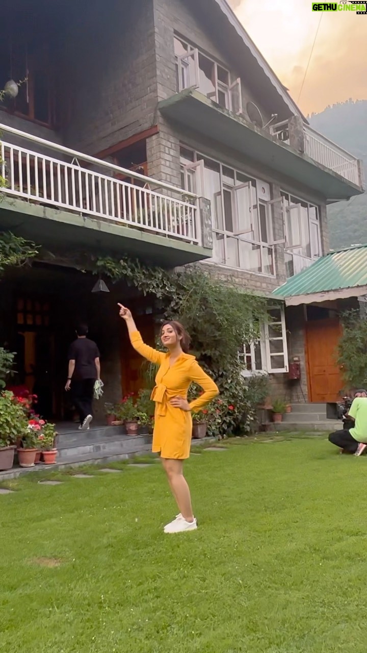 Isha Sharma Instagram - How can you relate this Song with this video watch till end 😊 I just want to know how deeply you know me.