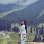 Isha Sharma Instagram - "From Small Town Dreams to Small Screen Reality" To the all glittery lights of tall sky scrappers of big city from the beautiful stars in the clear sky of my small hometown. Start of a new journey . I was just a small town girl with big aspirations, yearning for a chance to shine on a larger stage. Little did I know that my journey would lead me to a remarkable opportunity, where I would play the role of a small town girl on a television show as the lead artist. Growing up, my world was filled with the simplicity of rural life, but my heart carried ambitions that stretched far beyond the horizon. Stepping into this role is both thrilling and challenging. I drew upon my own experiences growing up in a small town to breathe life into the character. I want to ensure that the portrayal is authentic and relatable to others who shared my background. The journey from being a small-town dreamer to a "Pashmina" has been nothing short of incredible. To all those from small towns, chase your dreams relentlessly and never underestimate the potential that resides within you. It's all your love and blessings that I am cherishing the values and simplicity that had shaped me. #pashminna coming soon 🔜 Pehalgam