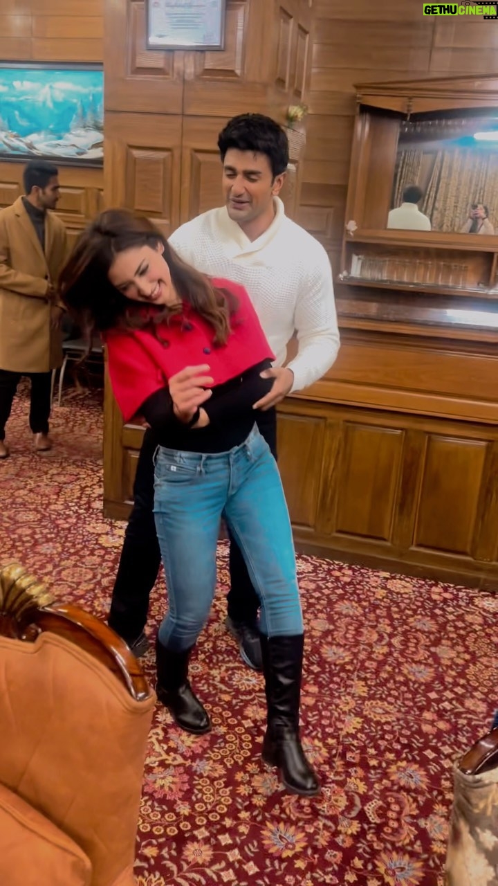 Isha Sharma Instagram - Thank you for loving our show pashminna we are really very happy with your response. @nishantsinghm_official 🫰