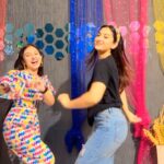 Isha Sharma Instagram - Happy weekend 💜🫰🏻. Studio @thirkan_mohali #ishasharma #siddhirathore #tumtum #dancingdolls #instareel