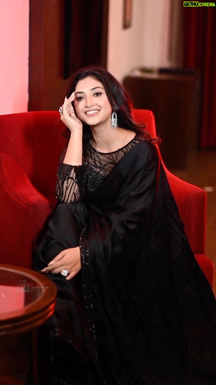 Isha Sharma Instagram - Hello Monday 🌸 • • • 𝐄𝐕𝐄𝐍𝐓 𝐁𝐘 @aslovich_india & REDSUN 𝐃𝐈𝐑𝐄𝐂𝐓𝐎𝐑 @bhupinderahuja_official 𝐀𝐒𝐒𝐎𝐂𝐈𝐀𝐓𝐄 @featuring_beauty 𝐌𝐔𝐀 @ajayhairandmakeupartist @parulsainimakeovers 🎥 @creativesunny_