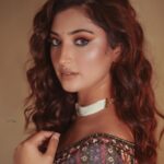 Isha Sharma Instagram - Waqt ko zara waqt do. Waqt aane pe waqt badal jayega..