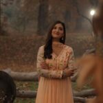 Isha Sharma Instagram - Things to remember this November that you are watching pashminna ❤️ Are you????? A story of a dreamer. A story of a believer. A story of a struggler. • • • 📷 @kaish_cinematics Srinagar, Jammu and Kashmir