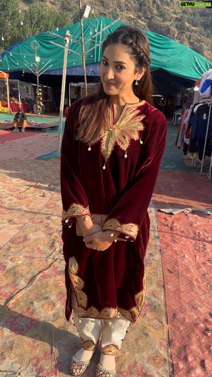 Isha Sharma Instagram - You wanna see the cutness must watch till end.. Iam like Mazaa aaya na😍
