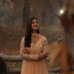 Isha Sharma Instagram - Things to remember this November that you are watching pashminna ❤️ Are you????? A story of a dreamer. A story of a believer. A story of a struggler. • • • 📷 @kaish_cinematics Srinagar, Jammu and Kashmir