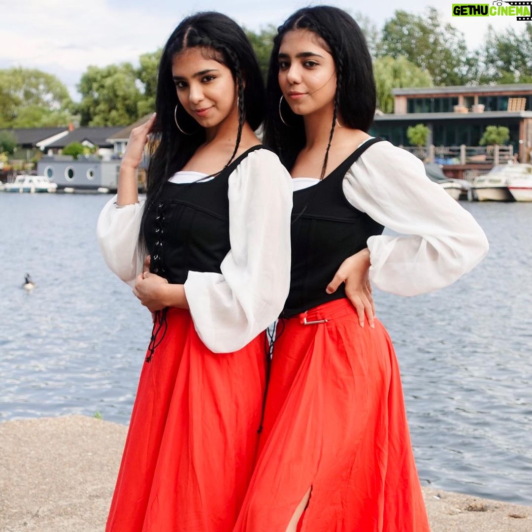 Ishveen Gulati Instagram - Twin Geet’s♥️ #teamvleenam 🤍