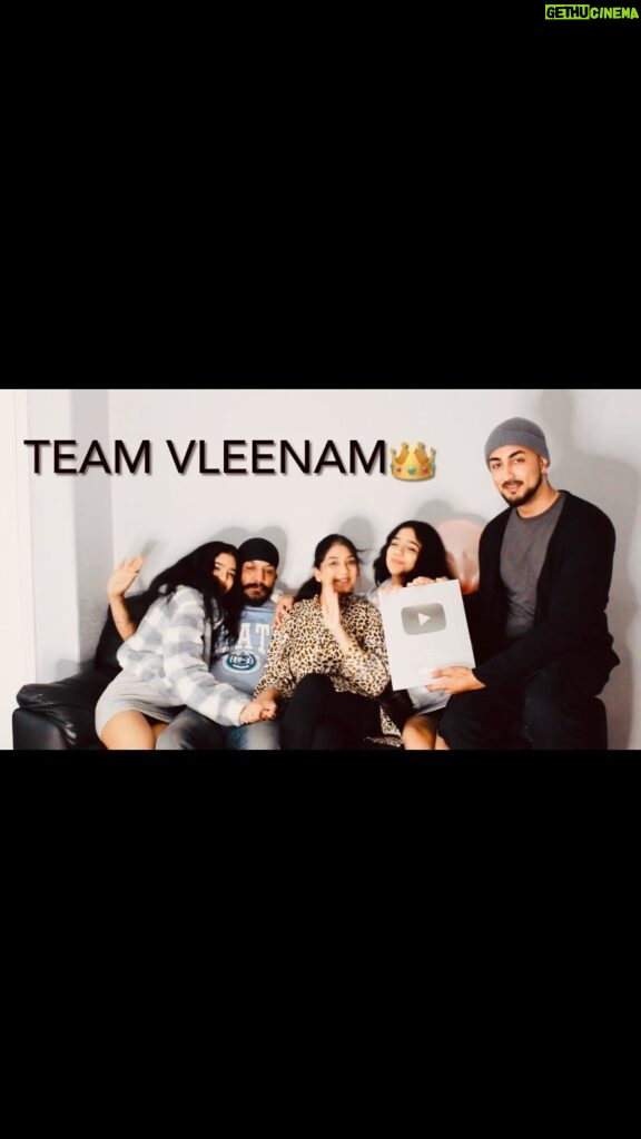 Ishveen Gulati Instagram - TeamVleenam♥️ @papavleenam @mummyvleenam @amxn.sg #teamvleenam 🧿