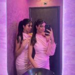 Ishveen Gulati Instagram – Always look on the pink side of life…..💗

#teamvleenam #mirrortwins #twins #twin ✨