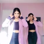 Ishveen Gulati Instagram - 💗 #teamvleenam #mirrortwins #twins #twin ✨