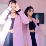 Ishveen Gulati Instagram - Blue Eyes X Kalastar💗 #teamvleenam #mirrortwins #twins #twin 💫