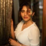 Iswarya Menon Instagram - 🤍 . . 📷 @irst_photography @noormakeup_mehndi