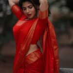 Iswarya Menon Instagram – Wᴇᴀʀɪɴɢ ᴛʜᴇ ᴘᴇʀғᴇᴄᴛ ʀᴇᴅ ғᴏʀ ᴀ ᴘᴇʀғᴇᴄᴛ Cʜʀɪsᴛᴍᴀs! ❤️
#ᴍᴇʀʀʏᴄʜʀɪsᴛᴍᴀs ᴀʟʟ ᴏғ ʏᴏᴜ 💋
P.s ᴀʟᴡᴀʏs ᴀ sᴀʀᴇᴇ ɢɪʀʟ 🫶🏼
.
📸 @camerasenthil 
@thepallushop 
@jeevithamakeupartistry 
#priya
@aaranyarentaljewellery 
@rrajeshananda