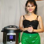Jashn Agnihotri Instagram - @mstadco @geekappliancesindia #merrychristmas everyone ❤️ guys just want to share, this #fantabulous #kitchenappliance #geekrobocook is literally #magic, for whosoever who wants to #cook in yummiest, fastest & safest way possible, #check out the video for more features & #order for it now ! #mstadco#geekappliancesindia #homeappliances #smartpressurecooker #electricpressurecooker #automaticpressurecooker #ricecooker #smartcooker #kitchenappliances