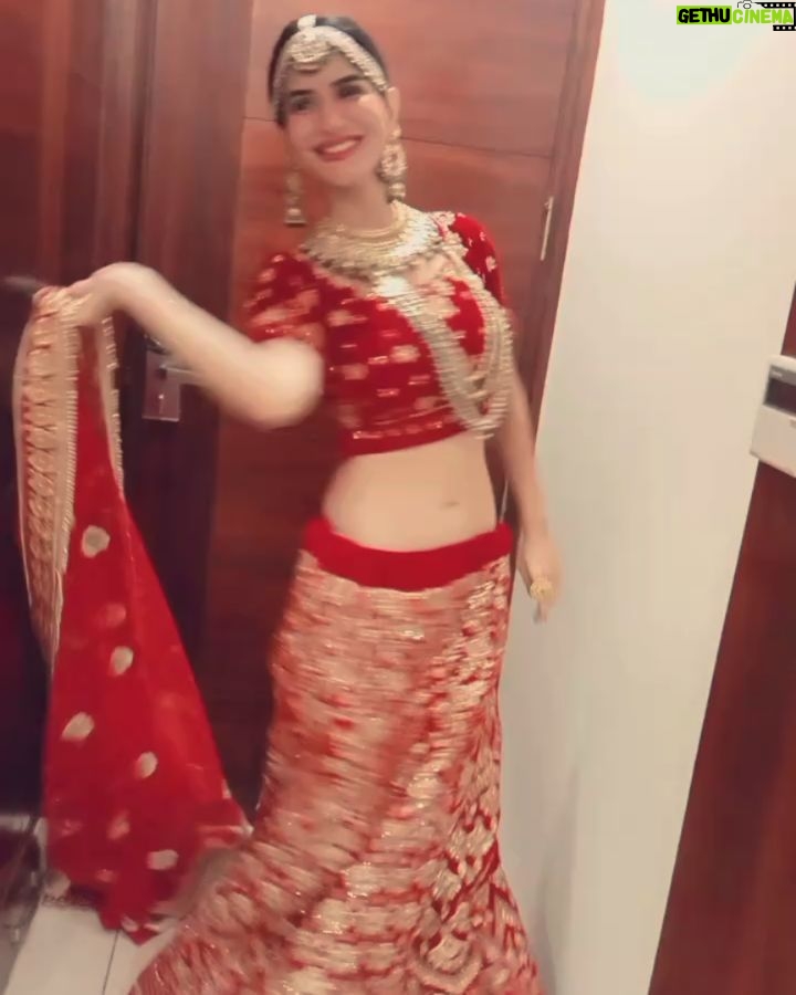 Jashn Agnihotri Instagram - #shootpemasti #bridalgetup ❤️