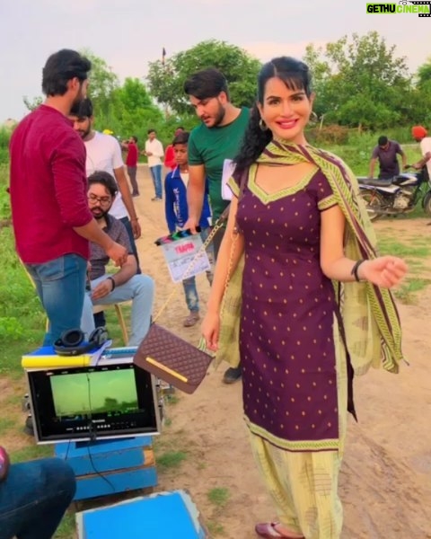 Jashn Agnihotri Instagram - #today on #set with @manjithans sir @gurlovesinghratol sir @__monu.07 @itz_gurpreet_gurri @jaimini_sahilsharma