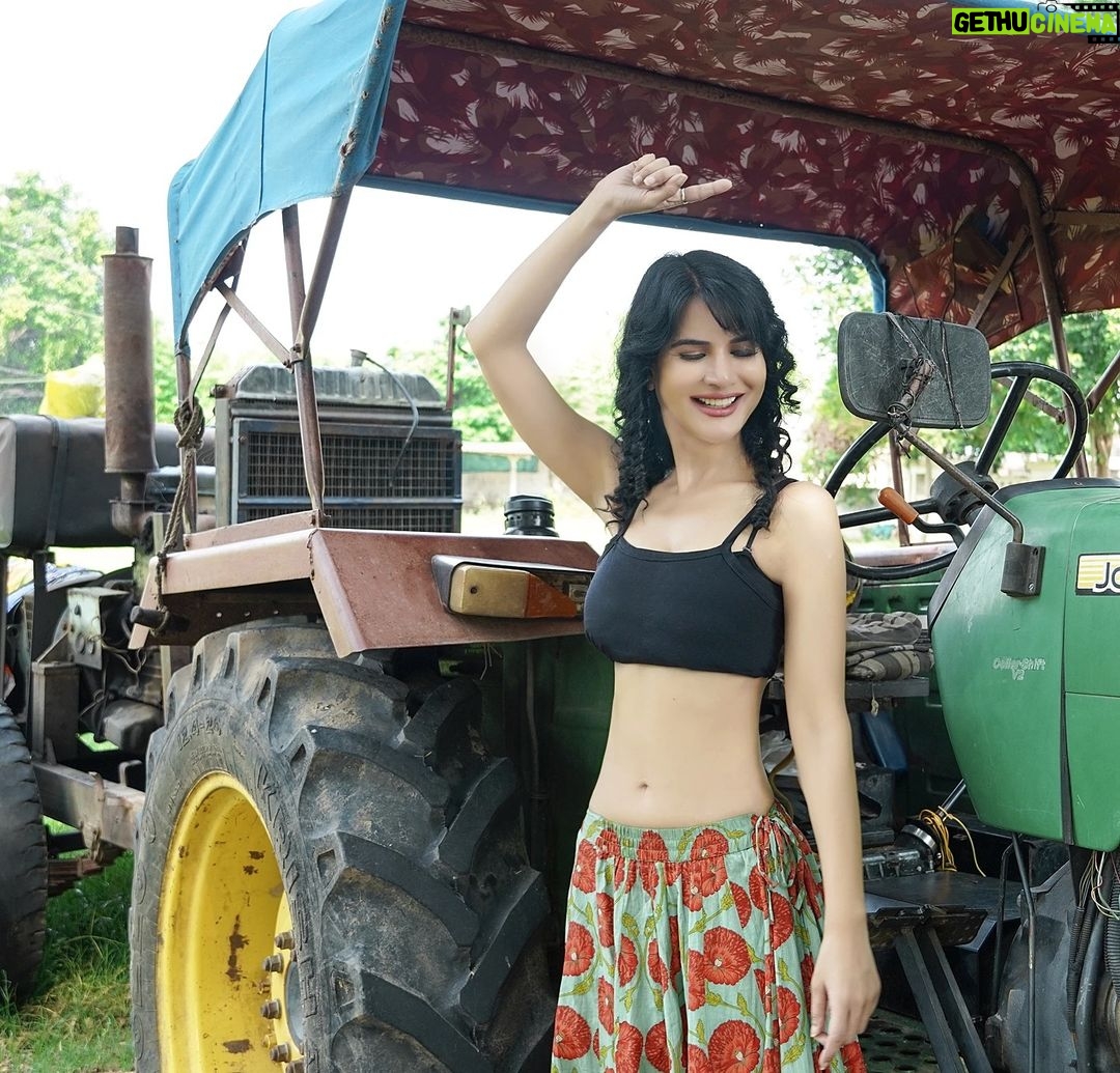 Jashn Agnihotri Instagram - Yo right #tractor only 😊❤️