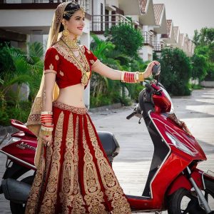 Jashn Agnihotri Instagram - You all #caption 😊❤️ #shootpic #bridalgetup