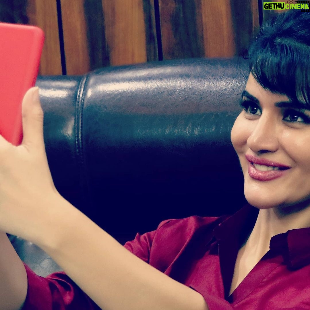 Jashn Agnihotri Instagram - #shootmode on #selfietime 😁 #bts : @mrperfect01x