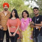 Jashn Agnihotri Instagram – #kuttefail #incinemas today 😊❤️
#bts #memories #shootpictures
In picture with @rajatsaini_94 @abhishek.makeovers @officialarjunverma & #mom❤️
