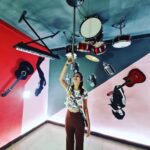 Jasmine Rath Instagram - LOVE TURNS THE WORLD UPSIDE DOWN! #jasminerath #actor #actorslife #traveldairies #funtrip #snowworld #hyderabad #positivevibesonly #💫