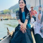 Jasmine Rath Instagram - मंजिलें उन्हीं को मिलती हैं जिनकी जिंदगी में सफ़र होता है💙 #jasminerath #traveldiaries