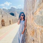Jasmine Rath Instagram – Tired feet, happy heart 🤍

#jasminerath Golconda Fort, Telengana.