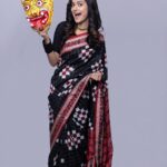 Jasmine Rath Instagram – “🎉🛒 This Durga Puja, my online shopping game just got more exciting! 🪔🛍️ @utkalikaofficial’s online store (www.utkalikaOdisha.com) is where the magic happens, and they’re rolling out fantastic deals as part of their Durga Puja Offer. 🙌💫

From stunning handcrafted pieces to vibrant attire, their collection beautifully captures the essence of Odisha. 🏡✨ Don’t miss out on these festive steals – shop now and make your celebrations even more special! 🪆🥳

 #Utkalika #HandloomLove #handicrafts