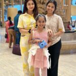 Jasnya Jayadeesh Instagram – En route Sydney (Australia)❤️
@devanandha.malikappuram 😘
@sreyajayadeepofficial____ ❤️ Kempegowda International Airport Bengaluru