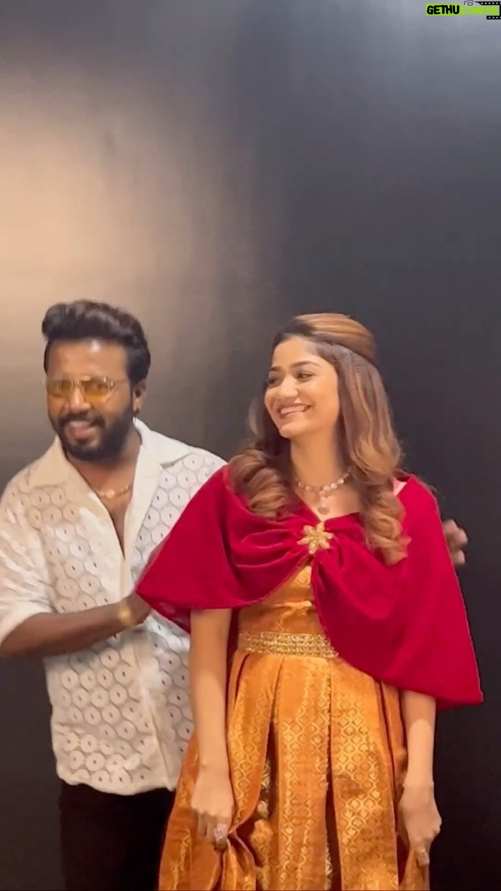 Jasnya Jayadeesh Instagram - Such a fun filled amazing shoot it was❤️ thank u @vishnuunnikrishnan.onair ❤️etta Designing &Styling by @sabi_christy ❤️ Mua @kebeersulaiman @kalamandalam_vyshak ❤️ Vc @arun_anedath ❤️ Location @picco.kochi ❤️