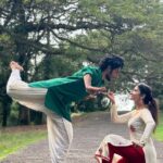 Jasnya Jayadeesh Instagram – Dancing is my therapy, my happy place, and my love language. ❤️🤍 one more with @arjun_krishnan_nair ❤️
.
Vc @arun_anedath 🤍❤️
.
@bhavaragam @indian_classical_nrityaa @indian_classical_nrityakar @indian_classical_culture @indianartgallery 
.
#reelinstagram #reelitfeelit #holareels #viralvideos #reelmalayalam