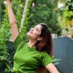Jasnya Jayadeesh Instagram - Going wid green tdy 🍃🤍 Some lazyyyy clicks show off 🤌🏻🫠 📸 @arun_anedath