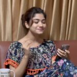 Jasnya Jayadeesh Instagram - Tried a different genre of song #ownvoice ❤️ I was literally obsessed with this particular portion of the song … I mean how therapeutic was @shreyaghoshal mam’s voice in this 🥹🫠🫠❤️ I’m sorry for the flaws 🤗❤️ 📸 @neethu_jayan2 ❤️ . #kalapakkaara #ownvoice #ownvoices #singing #singingcover